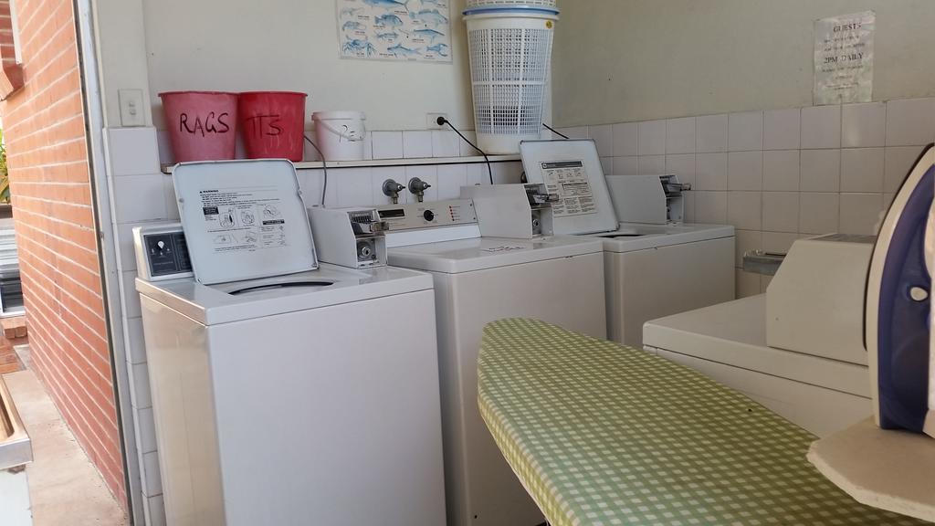 Palms Motel Darwin Bagian luar foto
