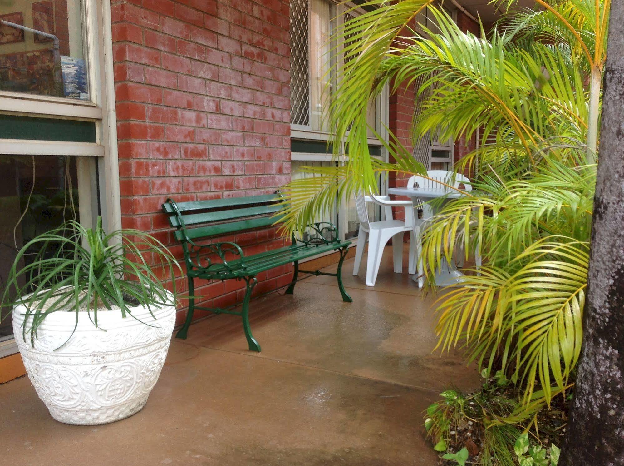 Palms Motel Darwin Bagian luar foto