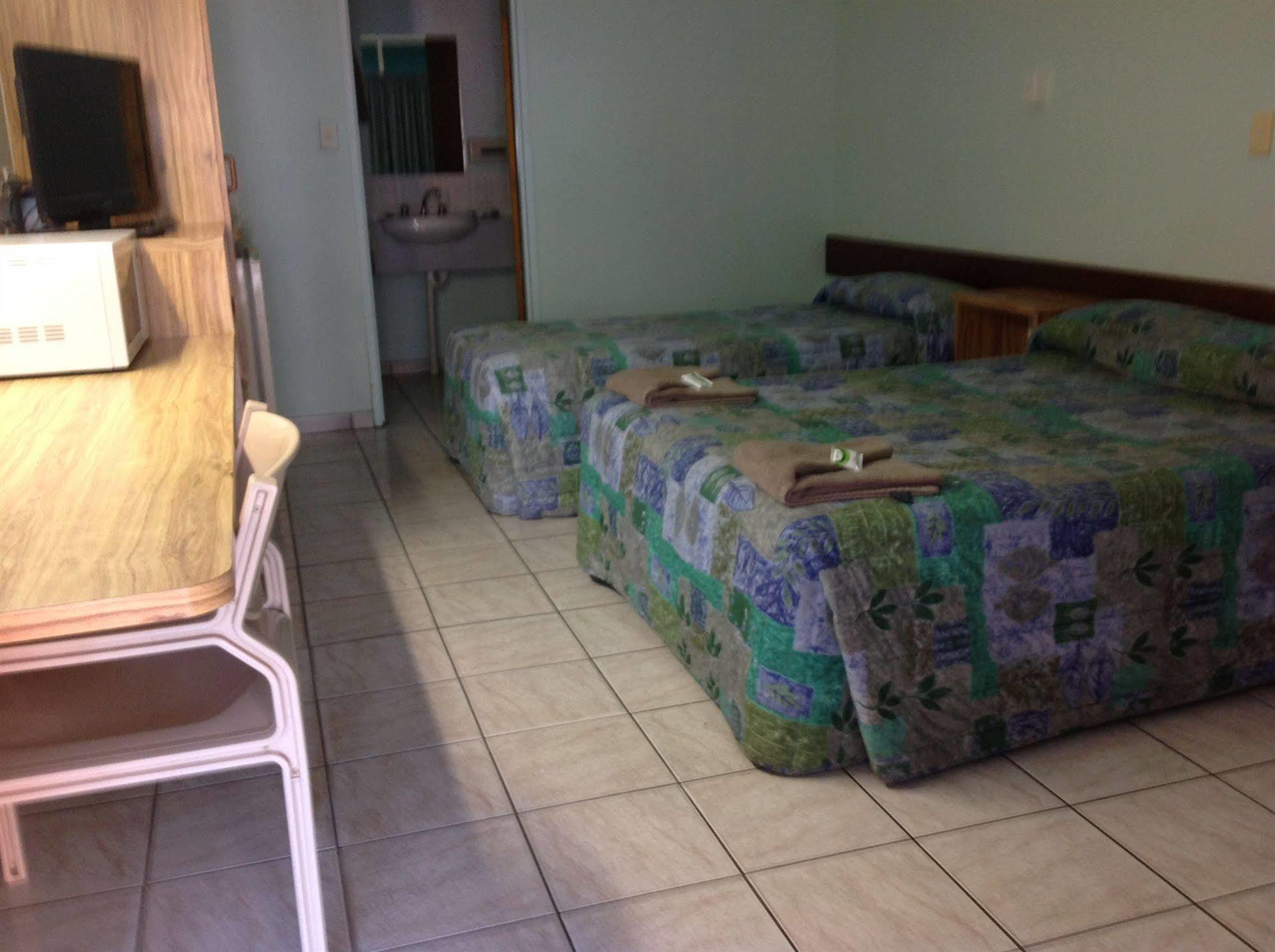 Palms Motel Darwin Bagian luar foto