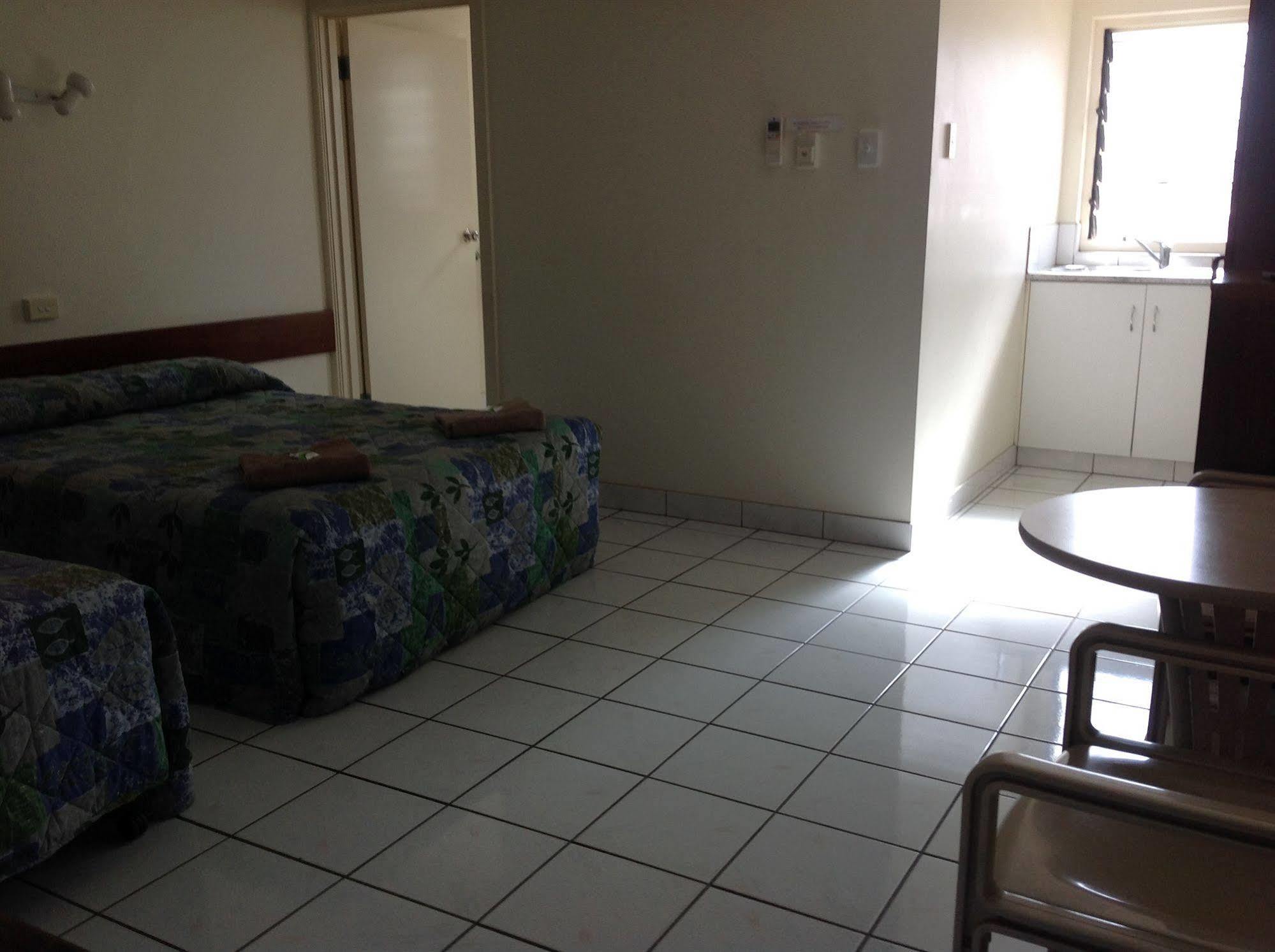 Palms Motel Darwin Bagian luar foto